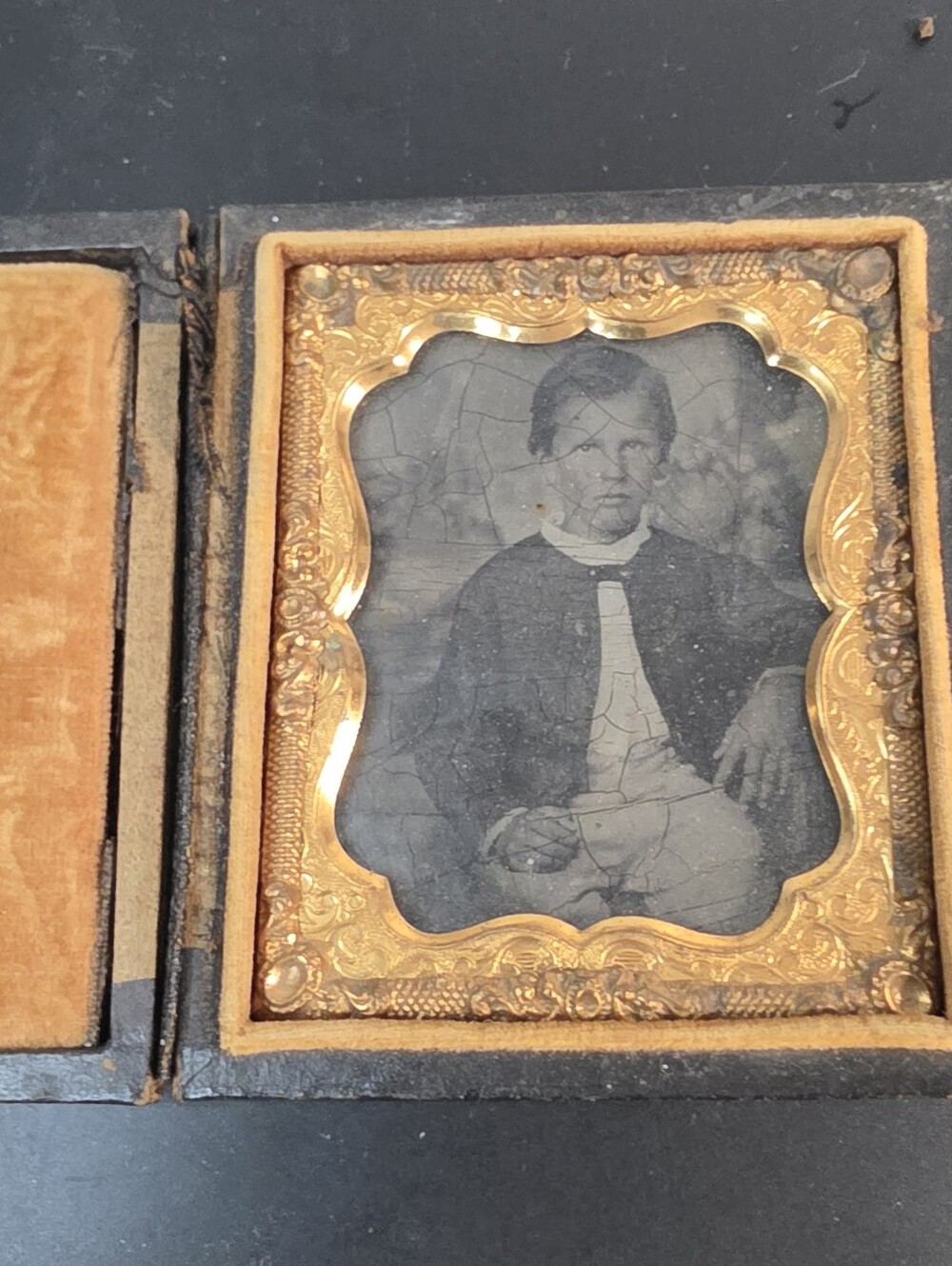 Gold-Trim Velvet Lined Home Art Display Case with Vintage Tin Type Portrait - Picture 5 of 12